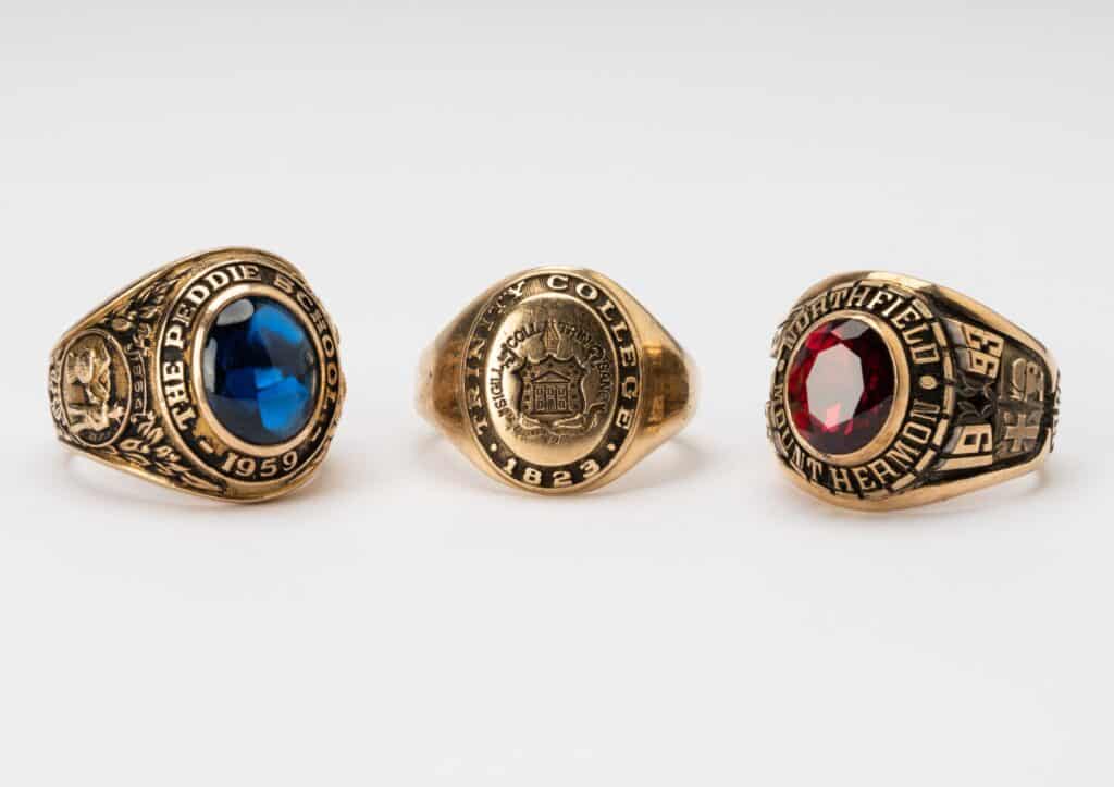 Who buys class rings near me
